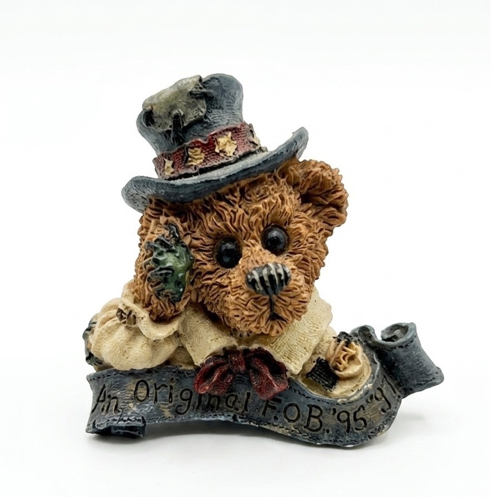Vtg 1995 Boyds Bears Resin Brooch Patriotic Teddy Bear Top Hat Pin FOB 95 Retro